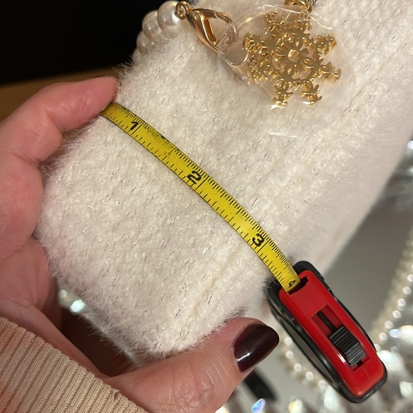 Chanel Pouch with Unbranded 47 inch Pearl Chain Attached - Picture 9 of 13